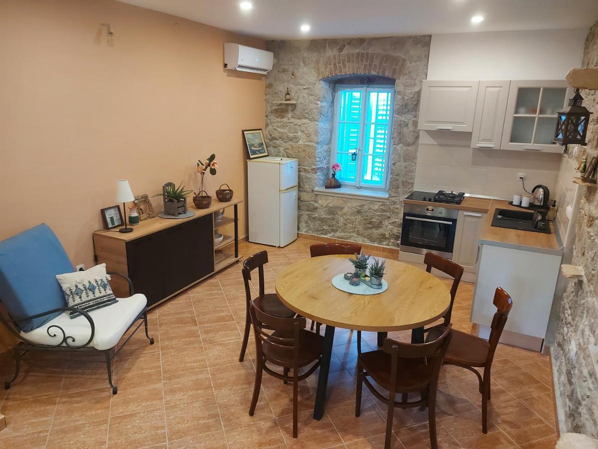 Holiday Home Pepe Banj Exterior photo